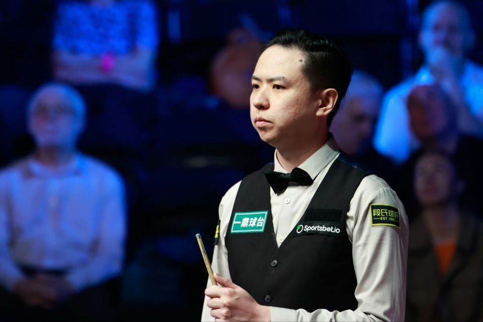 正在显露 正在显露