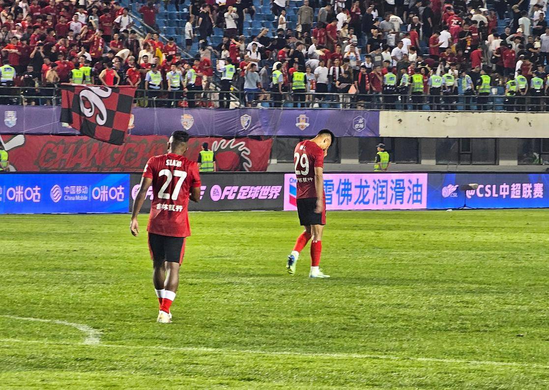 随着英超赛 随着英超赛