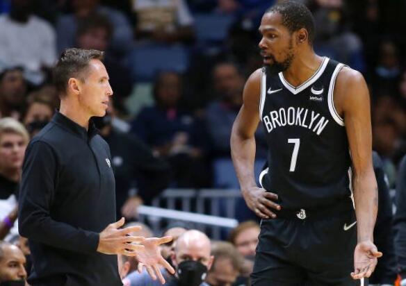 在她未来的 在她未来的