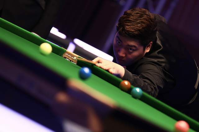 她一路过关 她一路过关