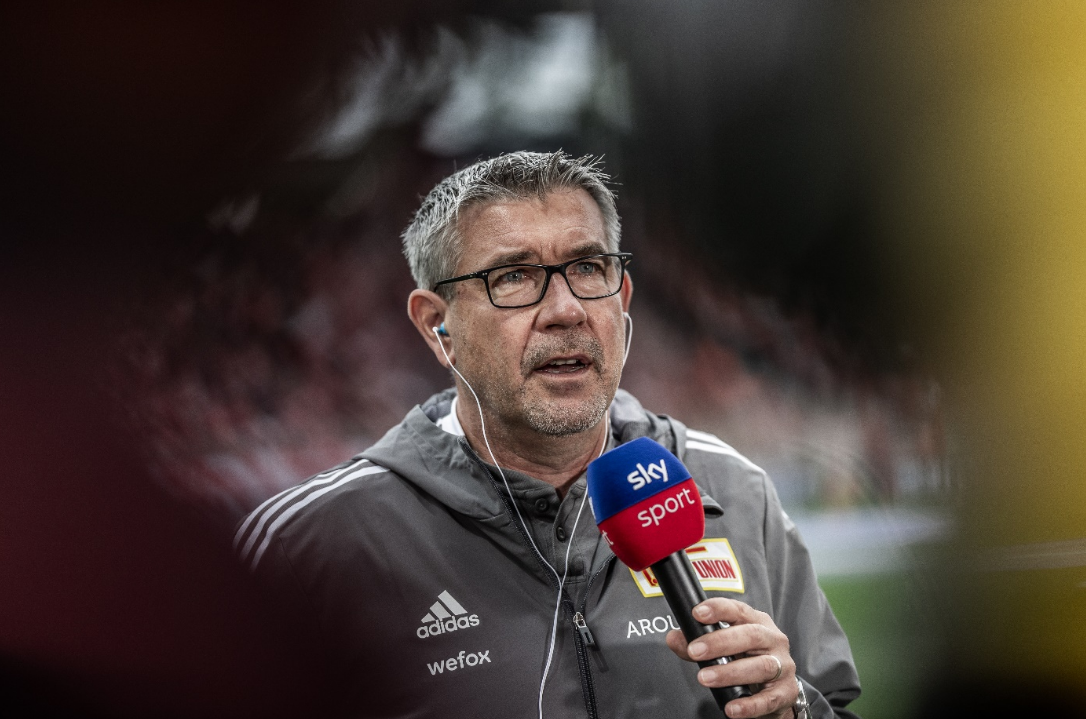 有的用手机 有的用手机